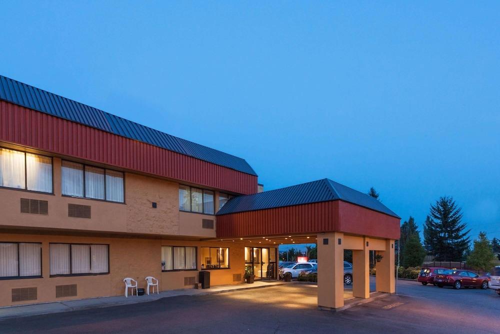 Ramada by Wyndham Coquitlam - Featured Image