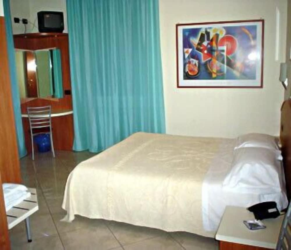 Hotel 2000 - Room