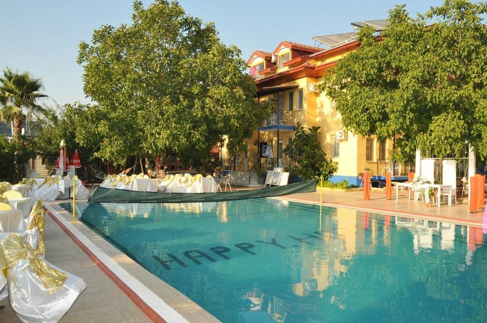 Happy Nur Hotel - Outdoor Pool