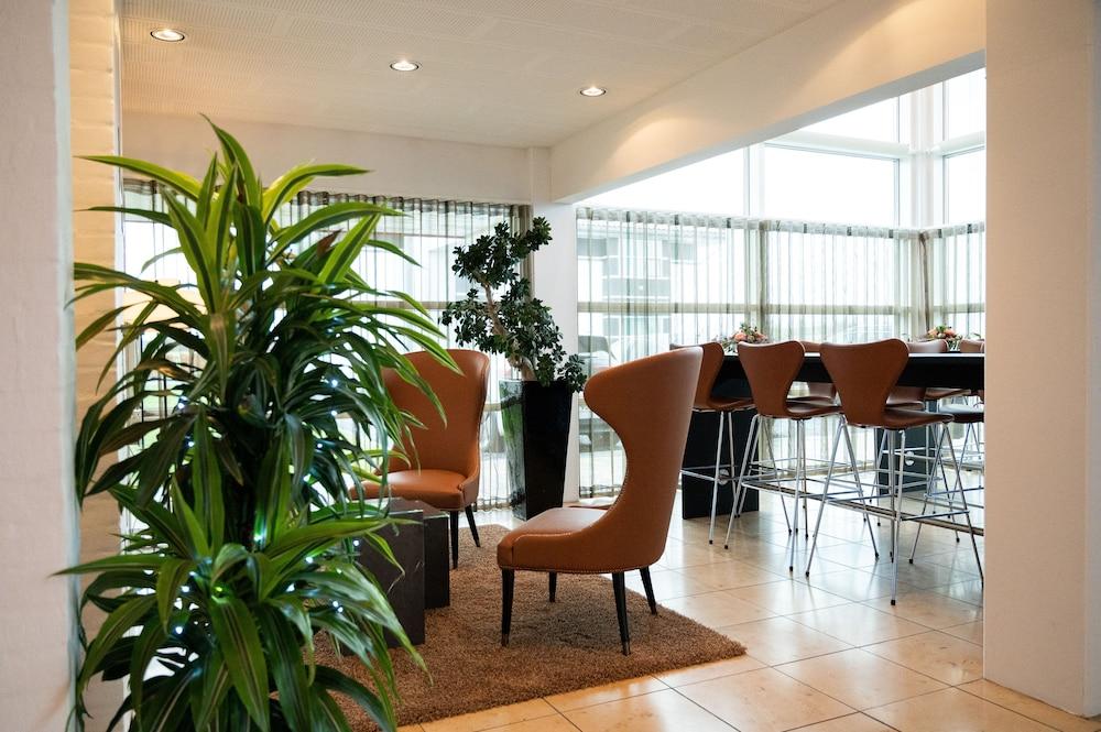 Hotel Svanen, Billund - Lobby Sitting Area