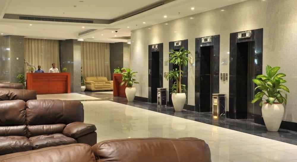 Barakat Burhan Hotel - Lobby Sitting Area