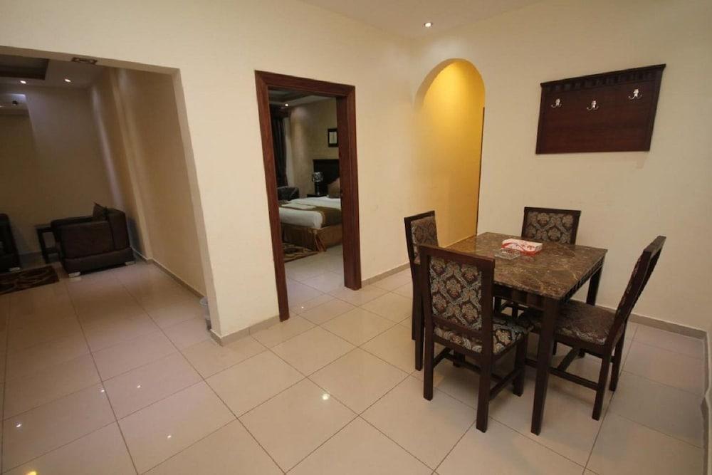 Althanaa Alraqi Hotel Suites - Room