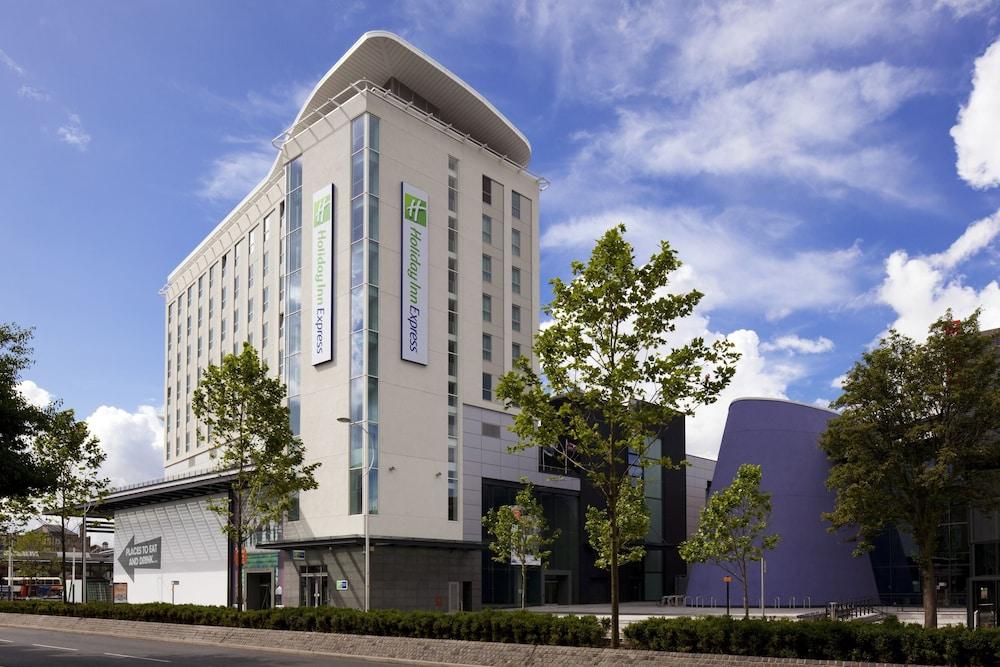 Holiday Inn Express Hull City Centre, an IHG Hotel - Featured Image