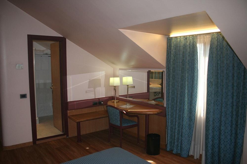 Albert Hotel - Room