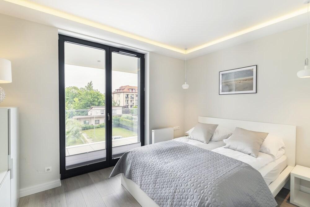 Luxury Apartments - Okrzei Residence - Room
