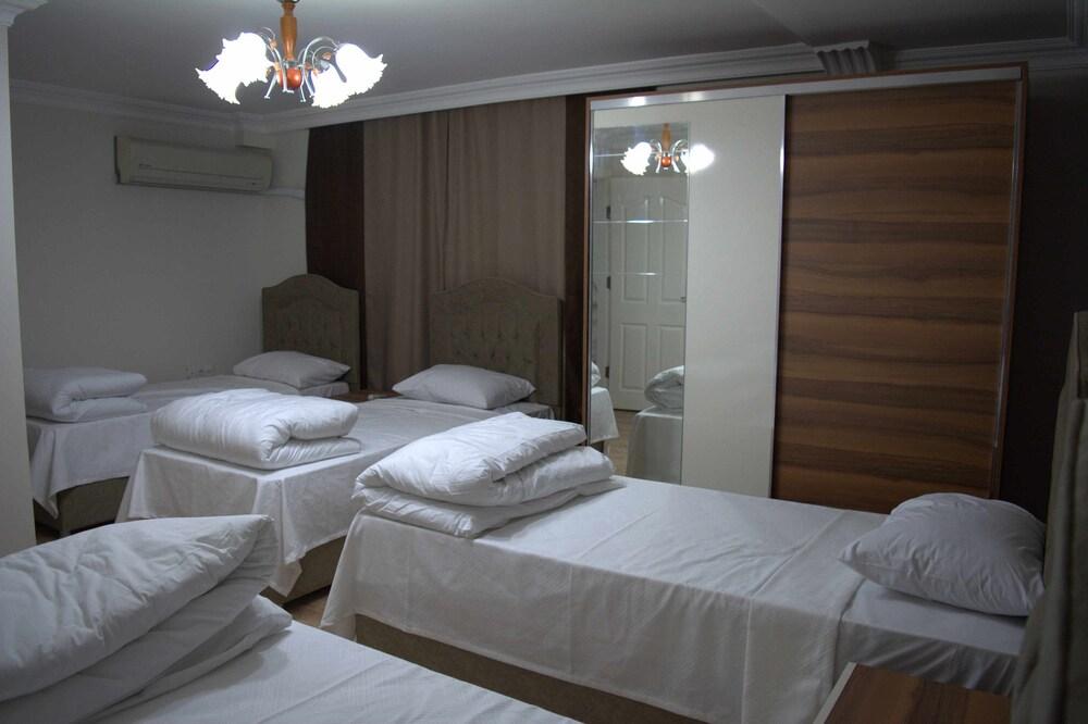 Bursa Larimar Apartments - Room