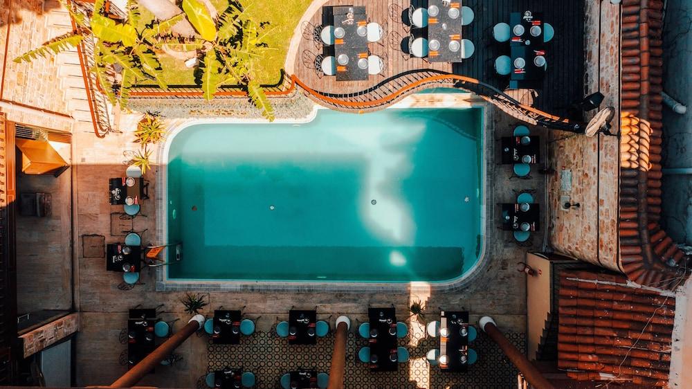 Mediterra Art Hotel - Pool