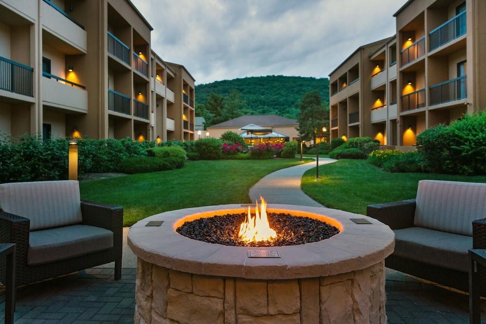 Courtyard by Marriott Mahwah - Featured Image