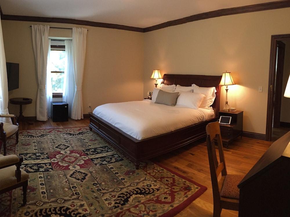 Dartmouth House - Room