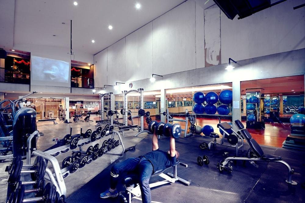 Garden Palace Hotel Surabaya - Gym