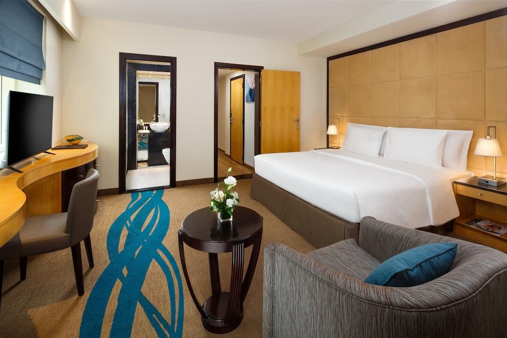 Savoy Suites Hotel Apartments - Room