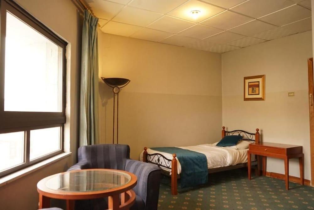 Concord Hotel - Room