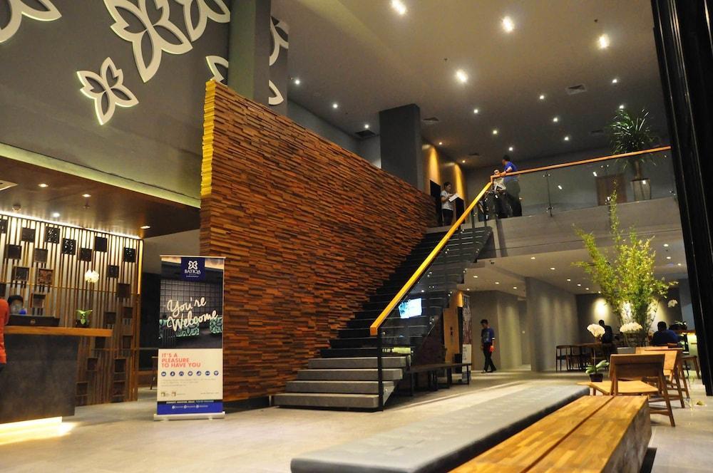 BATIQA Hotel Jababeka Cikarang - Lobby Lounge