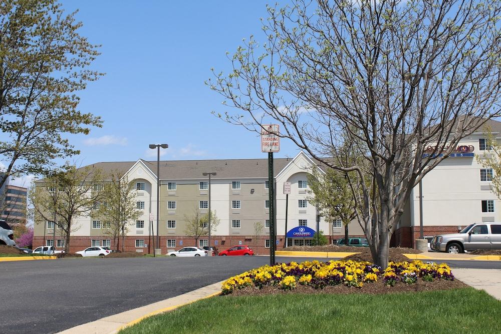 Candlewood Suites Herndon, an IHG Hotel - Featured Image