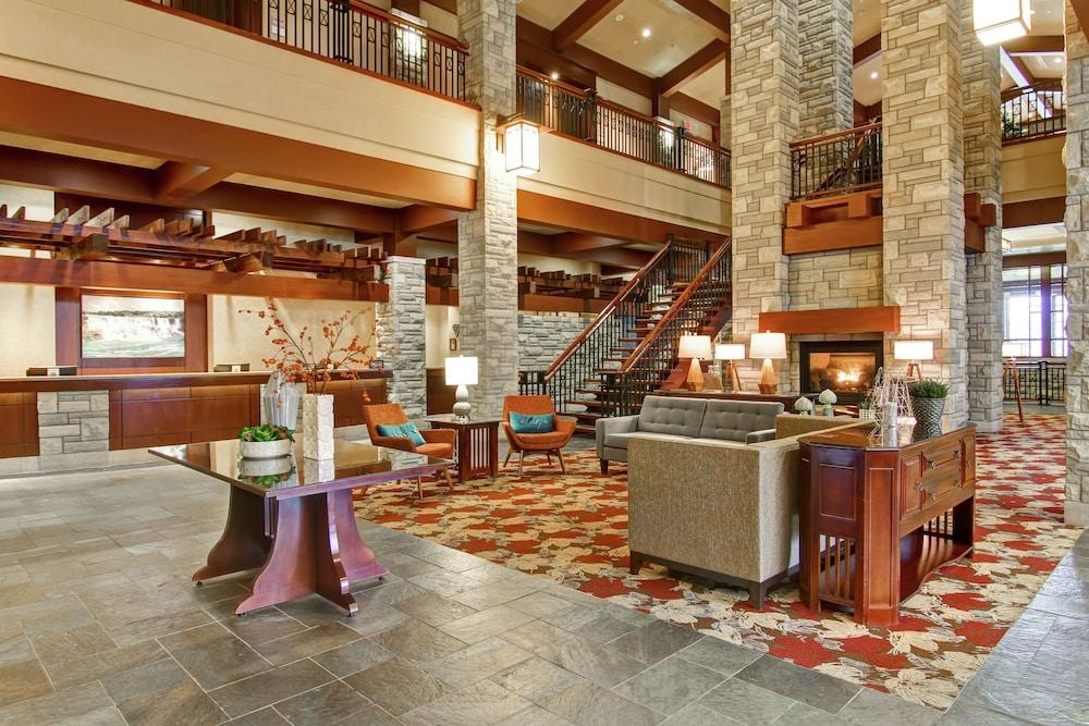 DoubleTree Fallsview Resort & Spa by Hilton Niagara Falls - Lobby