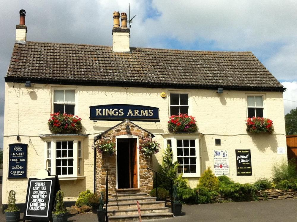 The Kings Arms - Exterior