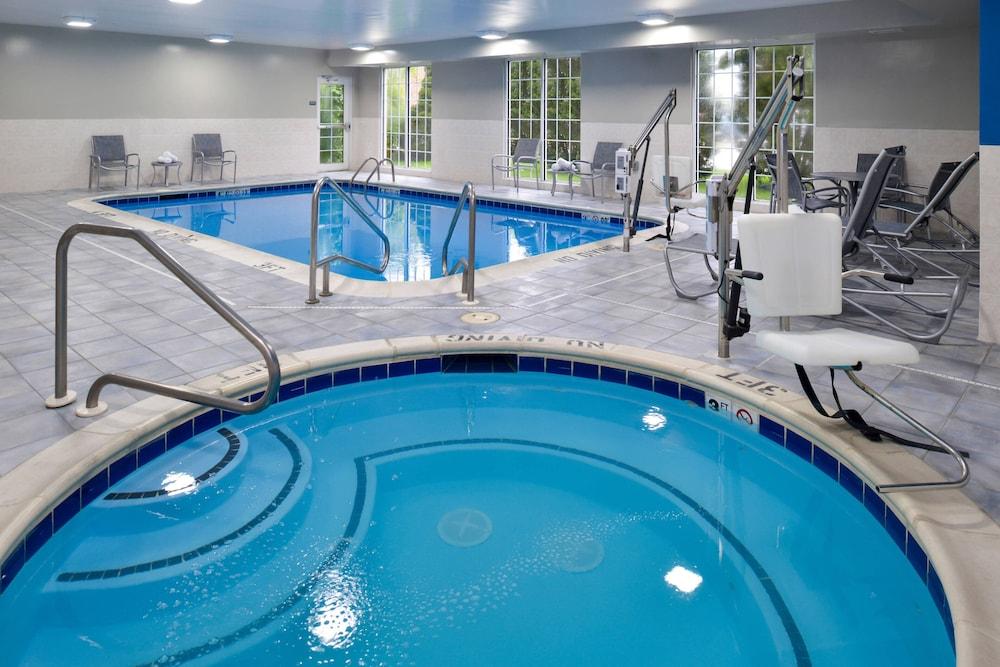 Four Points by Sheraton Mt Prospect O'Hare - Indoor/Outdoor Pool