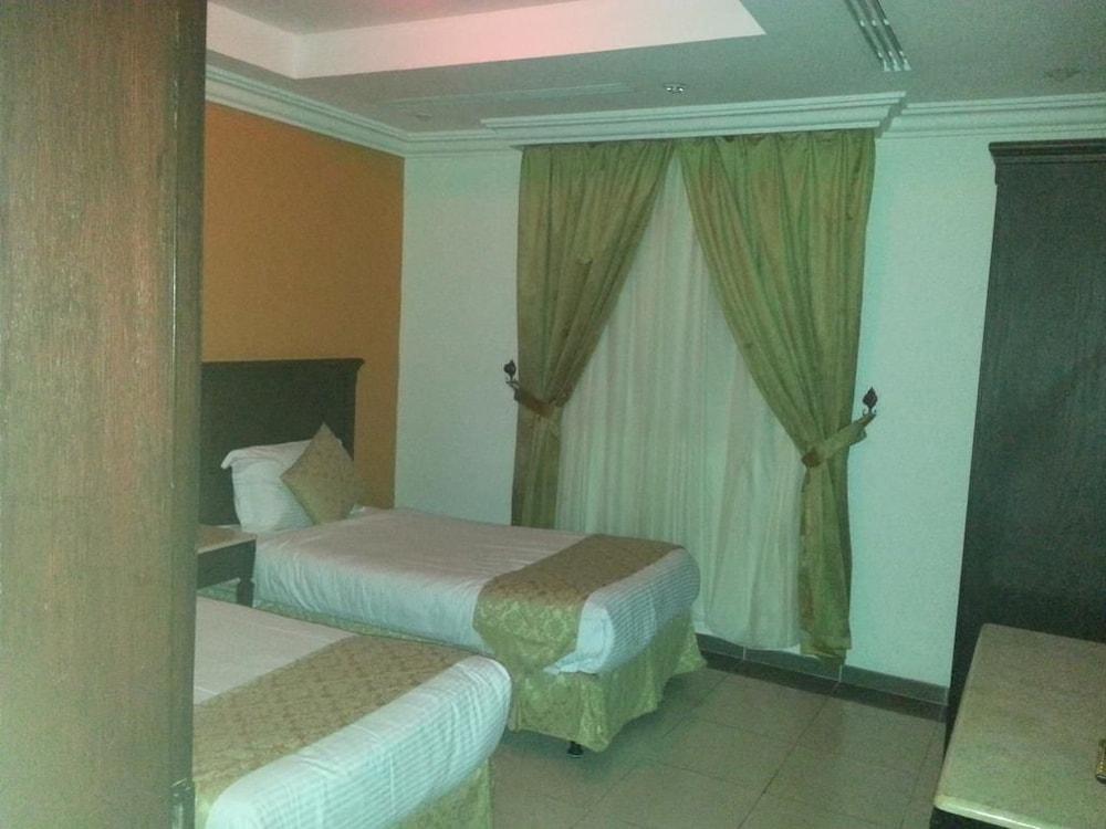 Mazaya Tolin Hotel Apartments - Room