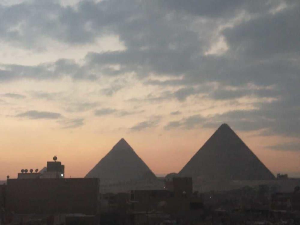 Faran Pyramids View lnn - Featured Image