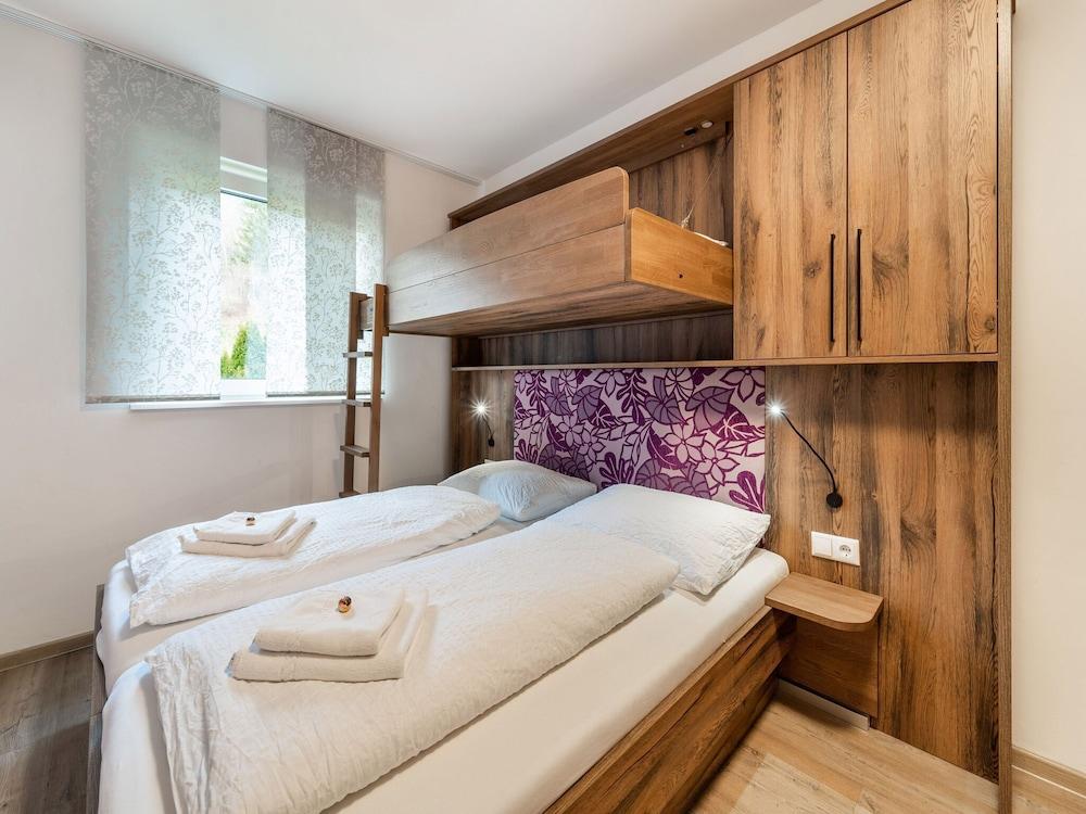 Apartment in St. Georgen / Salzburg Near ski Area - Room