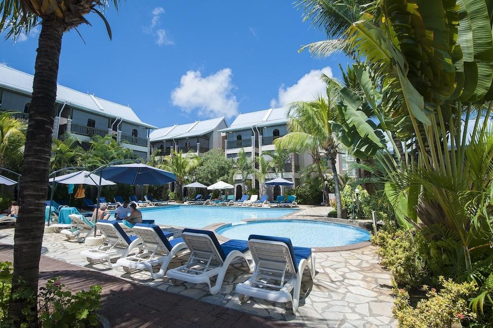 Le Palmiste Resort & Spa - Outdoor Pool