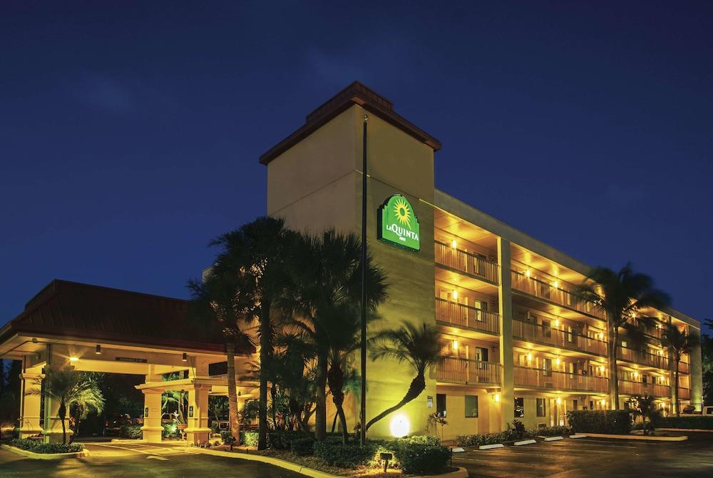 La Quinta Inn by Wyndham West Palm Beach - Florida Turnpike - Featured Image