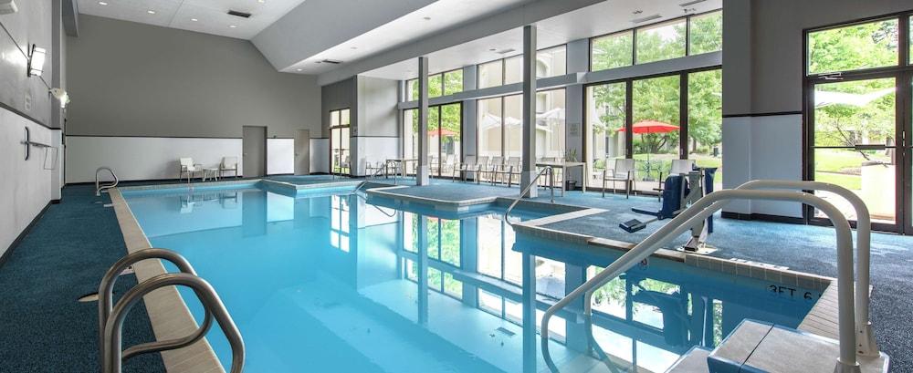 DoubleTree by Hilton Hotel Chicago Wood Dale - Elk Grove - Pool