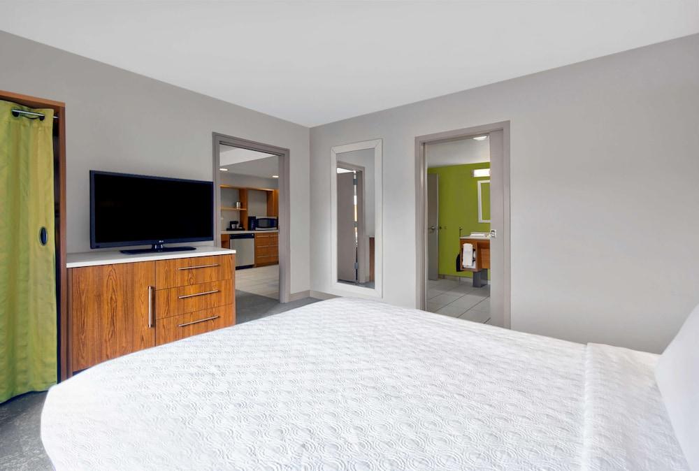 Home2 Suites by Hilton Rochester Henrietta, NY - Room