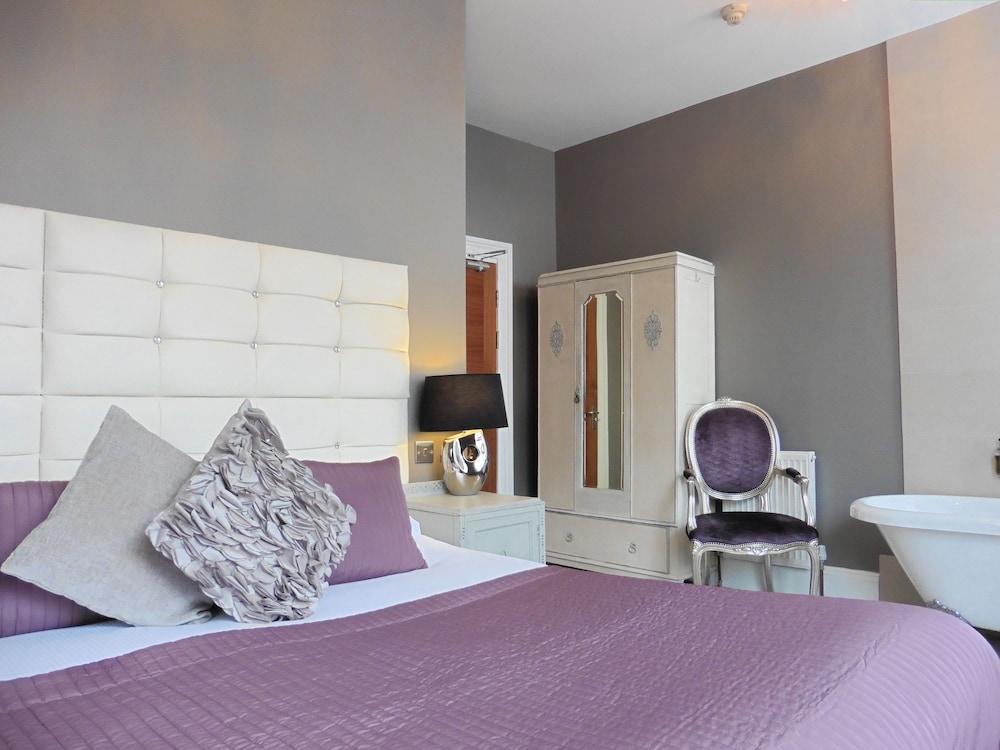 Brighton Inn Boutique Guest Accommodation - Featured Image