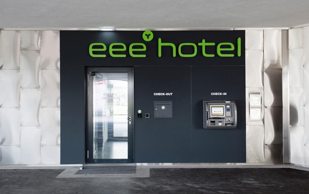 eee hotel TRAUN - Check-in/Check-out Kiosk