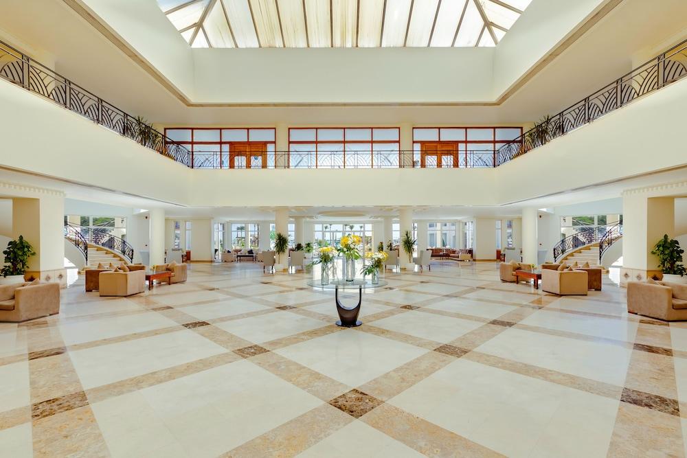 SUNRISE Alma Bay Resort - Interior Entrance