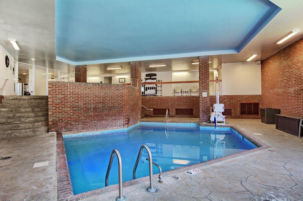 Omni Charlottesville Hotel - Indoor Pool
