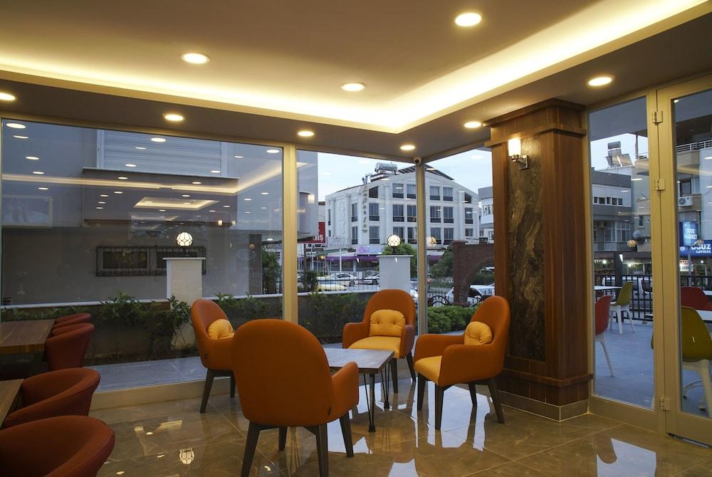 Af-Ra Hotel - Lobby Sitting Area