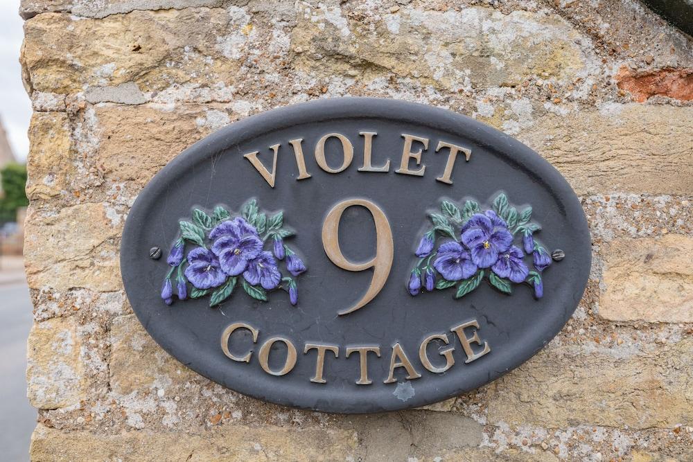 Violet Cottage - Interior