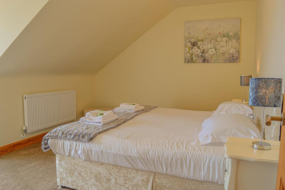 Self Catering at The Fairways - Room