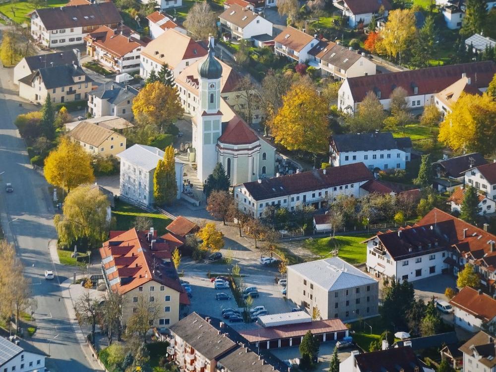 Gasthof Hotel Neuwirt - Aerial View