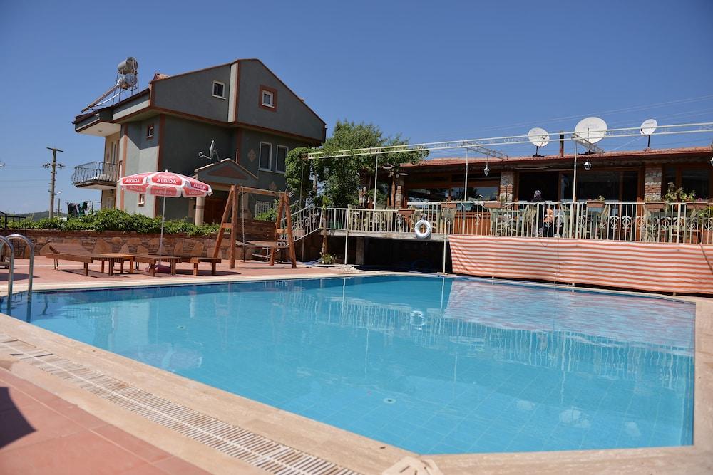 Evita Apart Hotel - Outdoor Pool