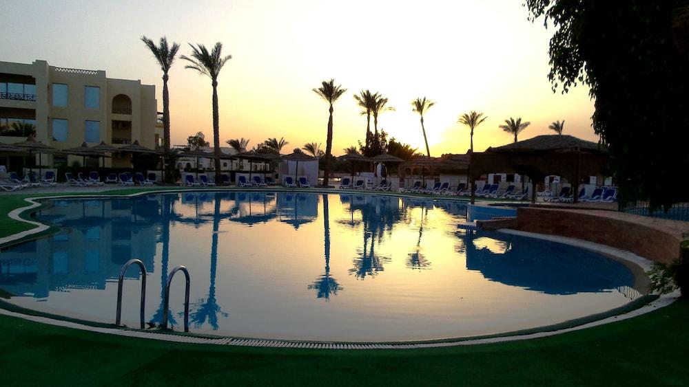 فندق بانوراما بانجلوس ريزورت الجونة - Outdoor Pool