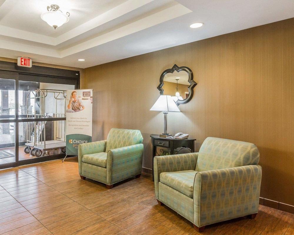 MainStay Suites Grand Island - Lobby