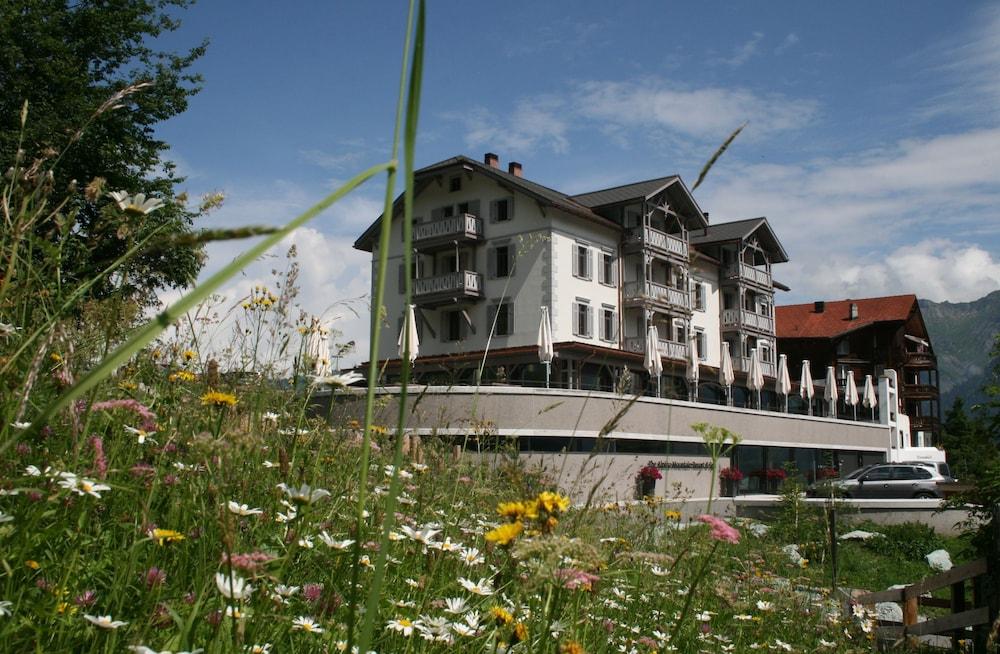 The Alpina Mountain Resort - Exterior