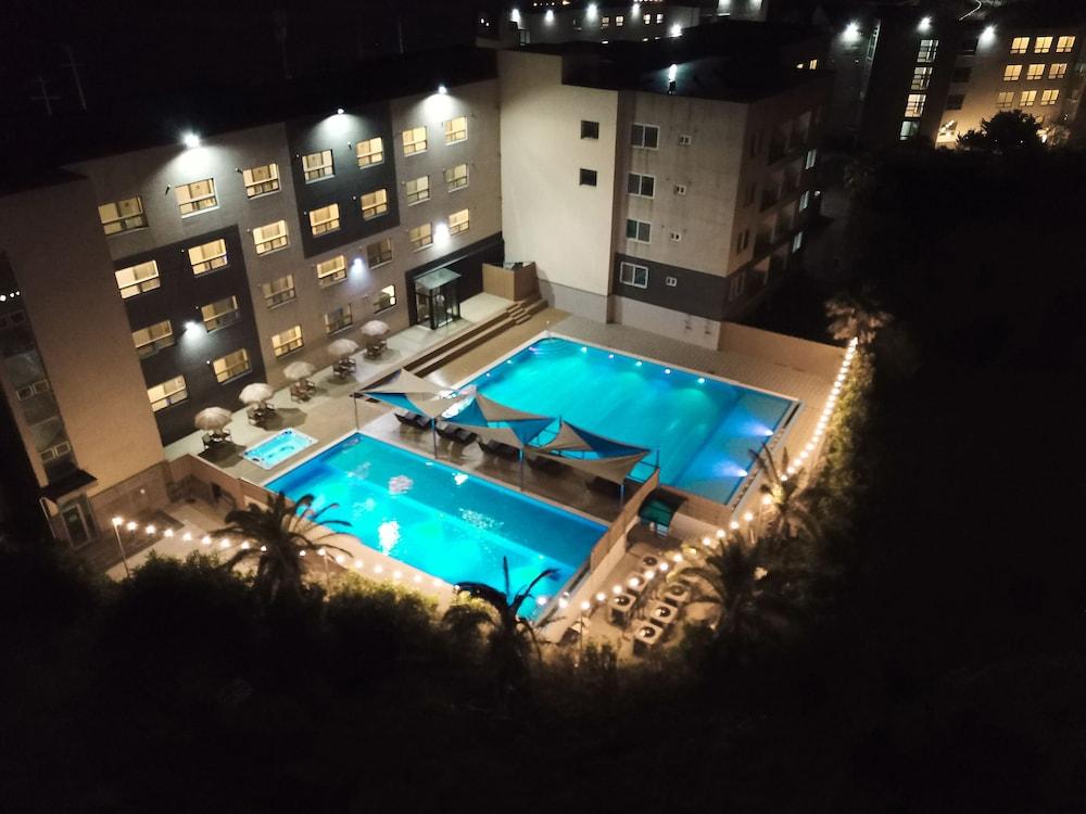 Spring and Autumn Hotel & Resort - Outdoor Pool