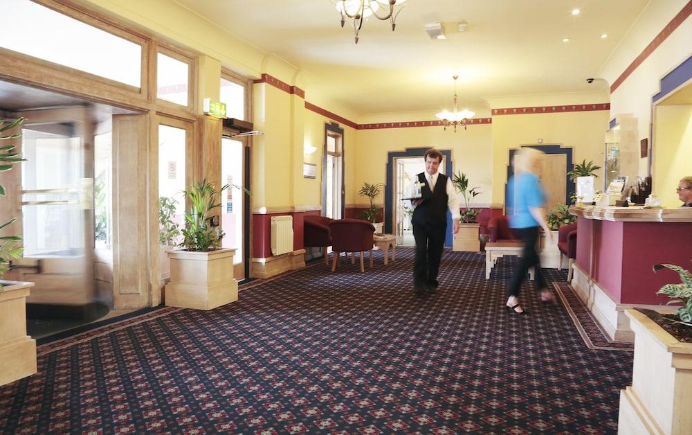 Best Western Hotel Bristol - Lobby