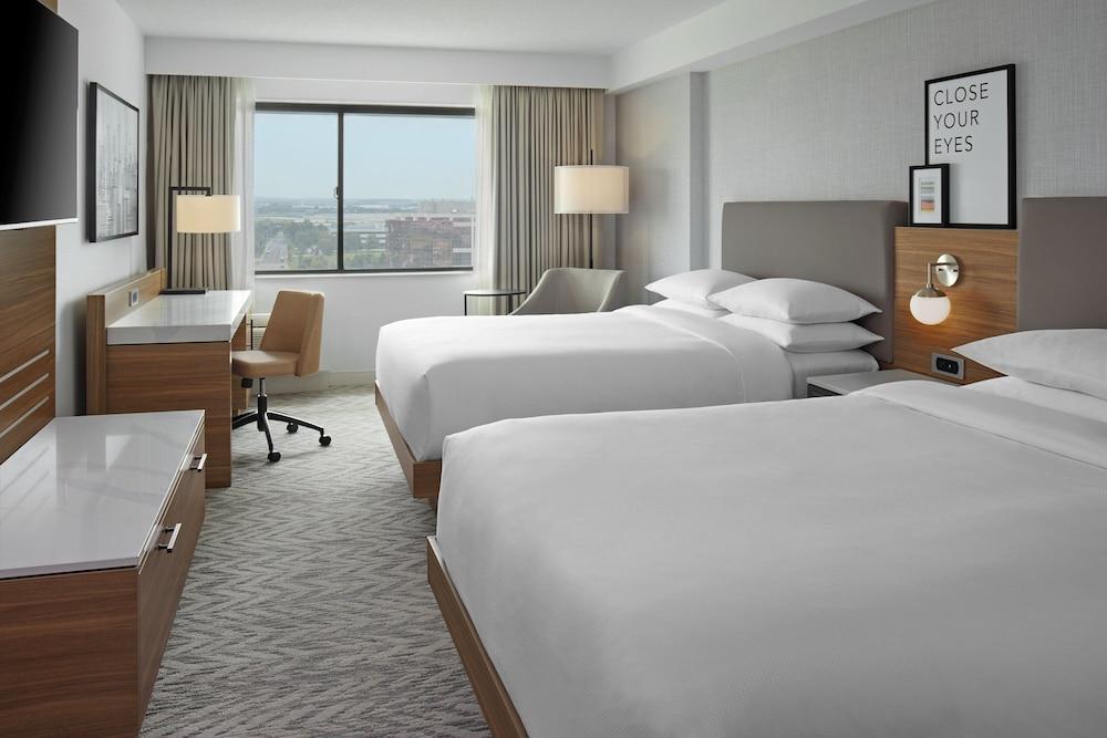 Delta Hotels by Marriott Toronto Markham - Room