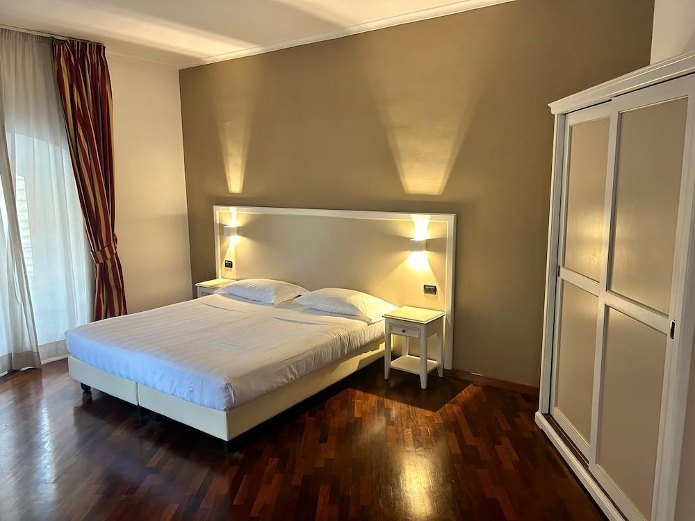 Inn Rome Rooms & Suites - Room