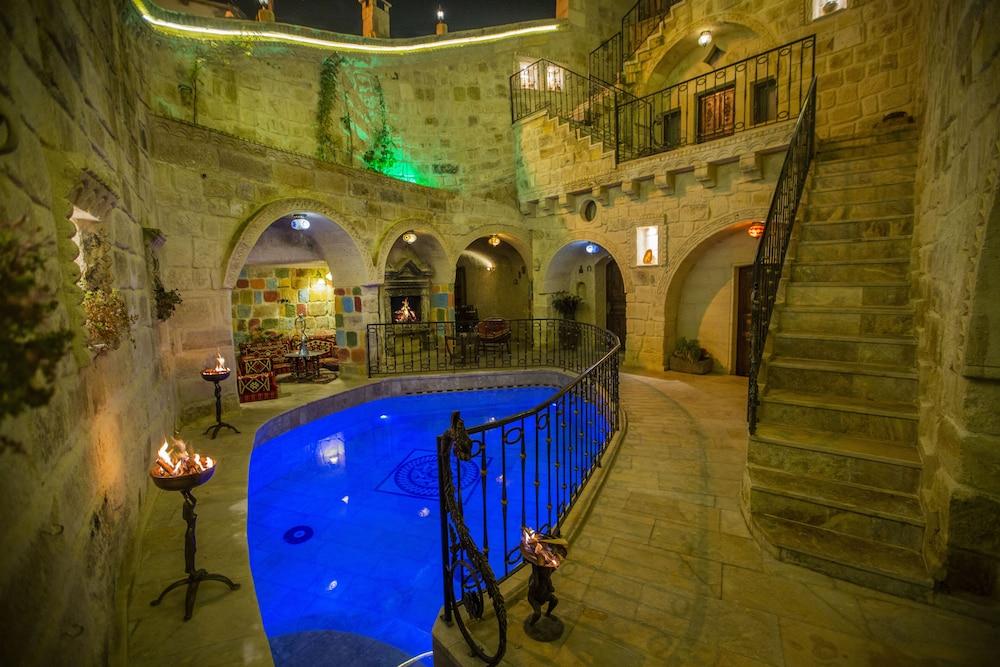 Royal Cave Hotel - Outdoor Pool