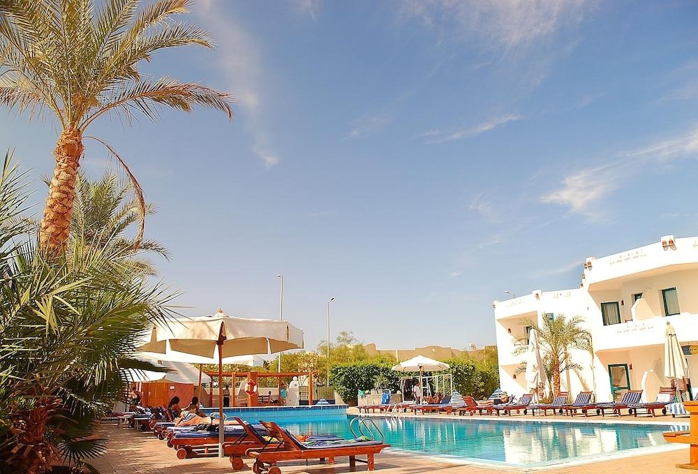 Ocean Club Hotel - Outdoor Pool