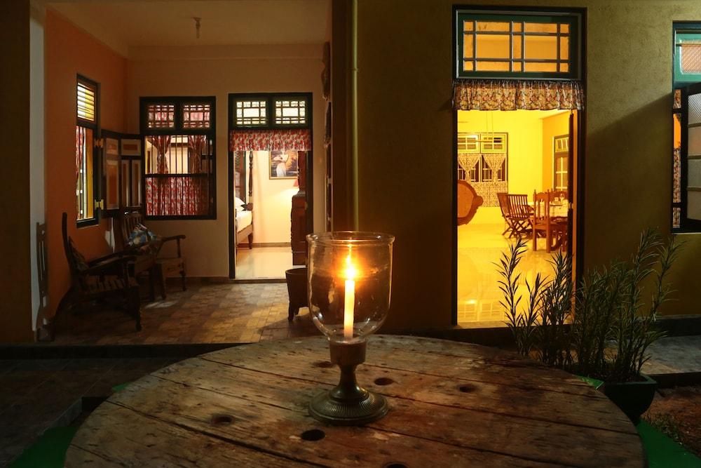 Villa Ceylon - Interior Entrance