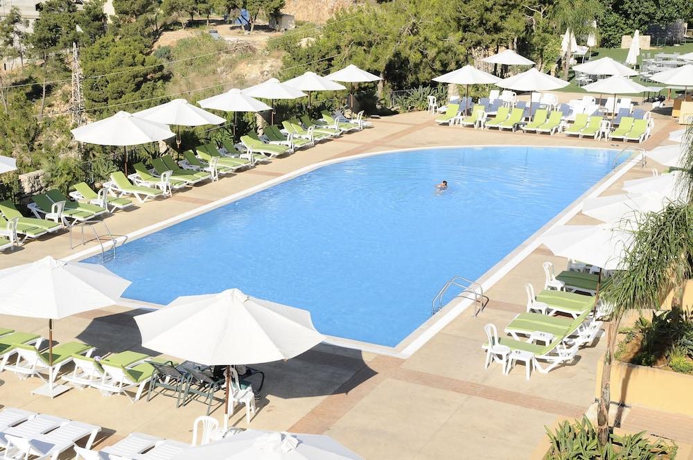 Country Lodge Hotel & Resort - Outdoor Pool