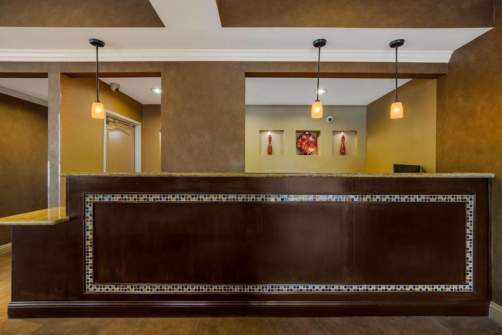 Best Western Diamond Bar Hotel & Suites - Lobby