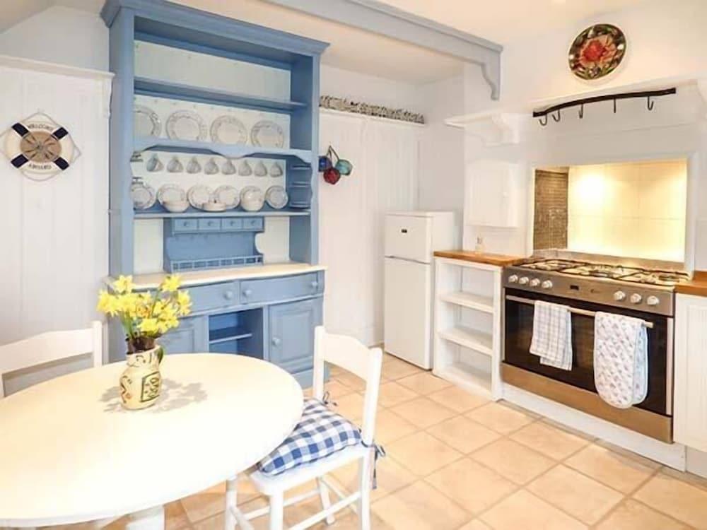 Blue Harbour Cottage - Private kitchen